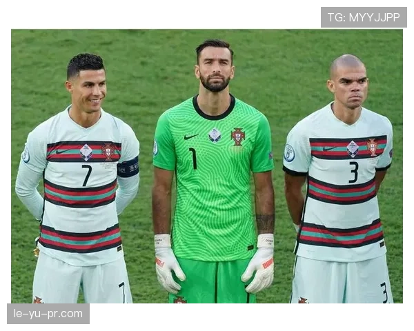 阿什拉夫达成国家队出场新里程碑，稳健表现引爆全场欢呼